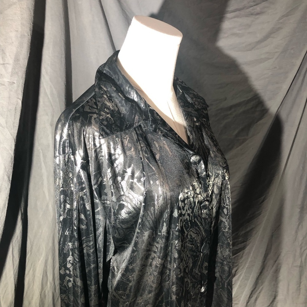 Vintage 90’s Shiny Black Metallic Button-Up Blouse size Medium - Picture 4 of 14